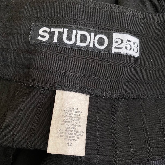 Studio 253 Black Pinstriped Dress Capri Pants - Picture 5 of 6